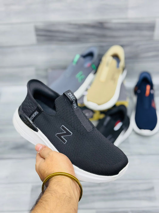 Z Skechers HyperBrust Black