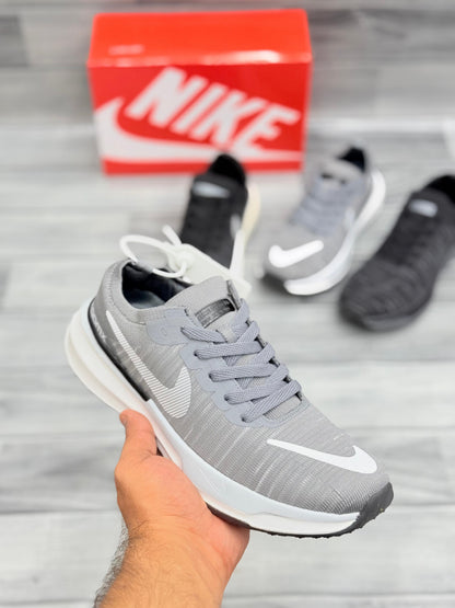 Nike Invincible Gray
