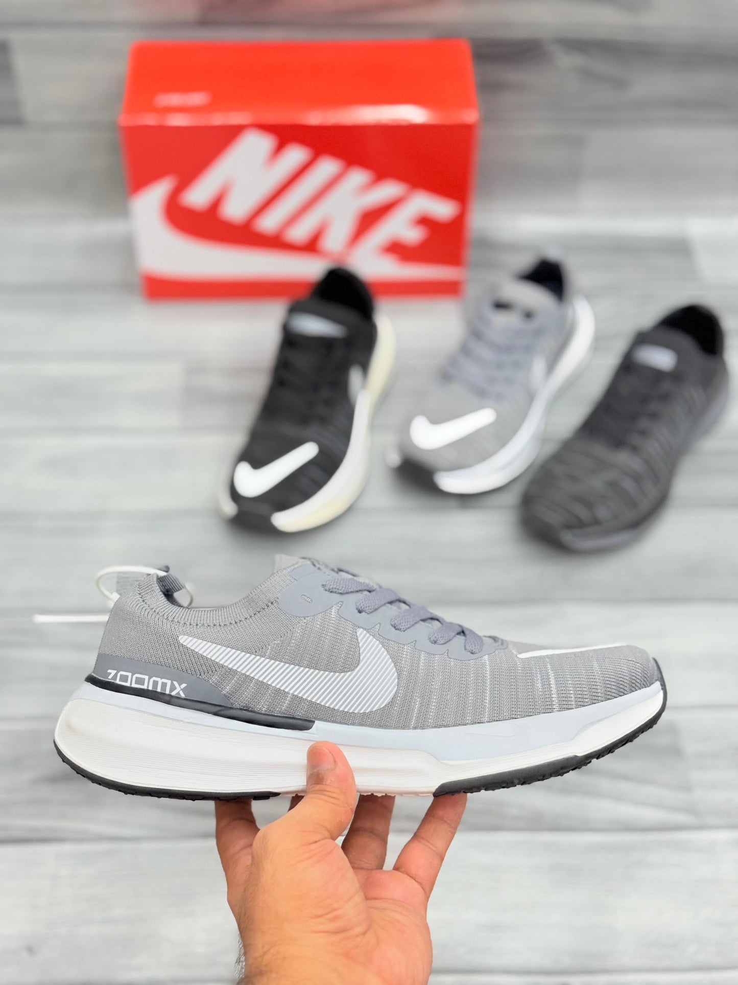 Nike Invincible Gray