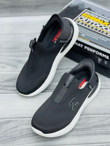 Z Skechers HyperBrust Black