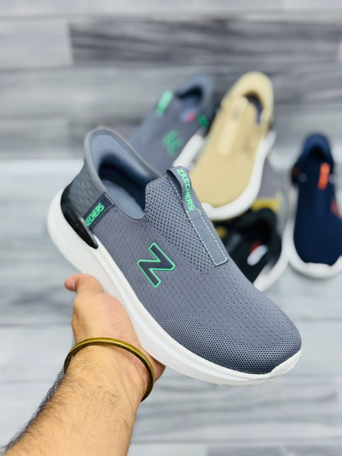 Z Skechers HyperBrust Grey