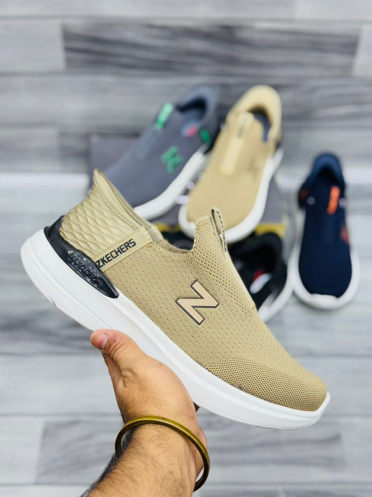 Z Skechers HyperBrust Beige