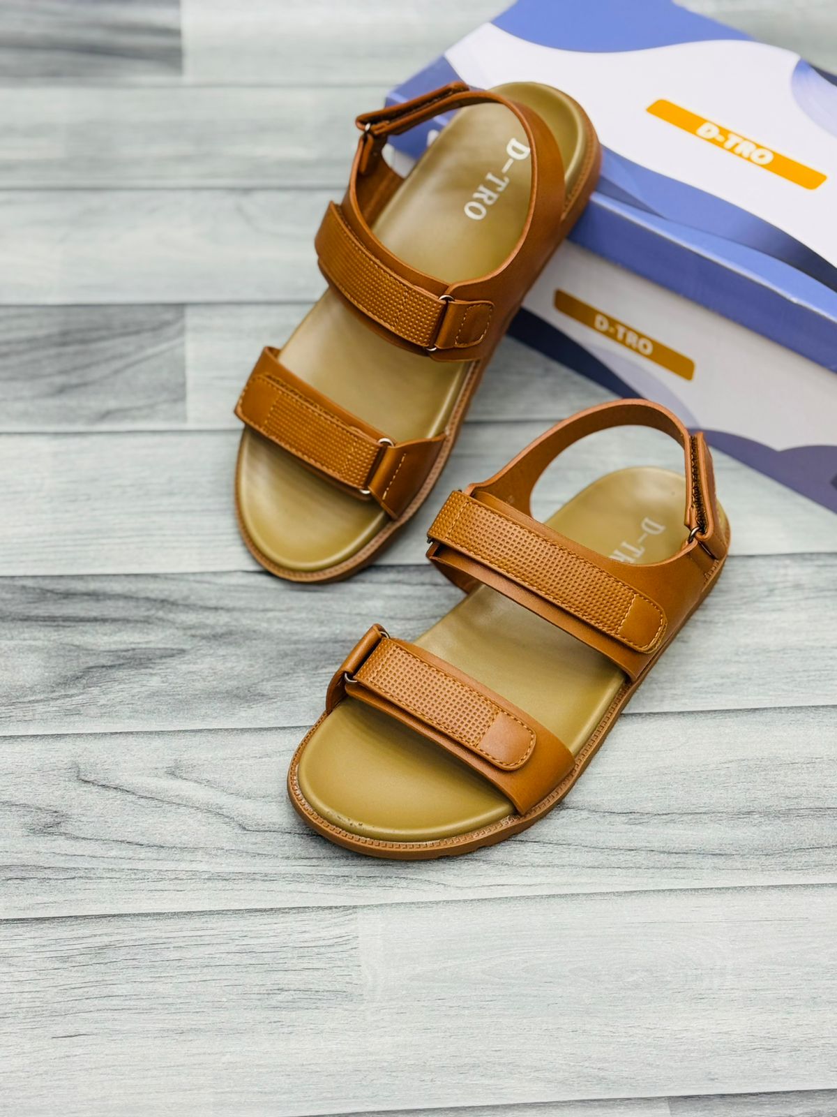 ROYAL D-Tro Leather